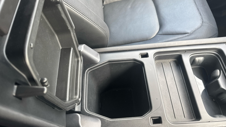 Land Rover Defender 3.0 D250 X-Dynamic SE 110 5dr Auto Diesel Estate